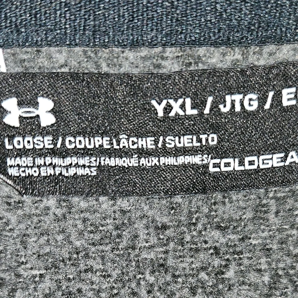 EUC Barely Worn Under Armour Boy's Black and Gray Zip-Up Pullover W/Pockets - Picture 2 of 4